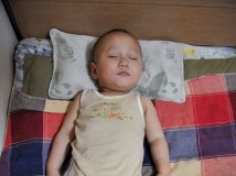 不知道大家试过这么鼓捣小孩子么？