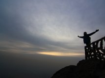 一人报名的鬼笑石拍日出啊！