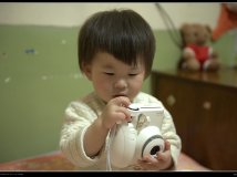 女儿和老婆的LOMO机。