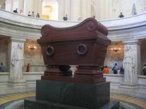 他们的归宿---再发名人墓茔照片