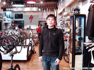 2013闪电-北京公路联赛开赛前夕专访“北京闪电专卖”何总